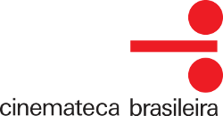 Logo da Cinemateca Brasileira: em vermelho, com fundo transparente, alinhados à direita da imagem, dois círculos posicionados verticalmente com um retângulo vermelho entre eles. O retângulo tem comprimento de aproximadamente três vezes o diâmetro dos círculos e altura de um quarto do diâmetro. Abaixo, o texto 'cinemateca brasileira' centralizado em preto.